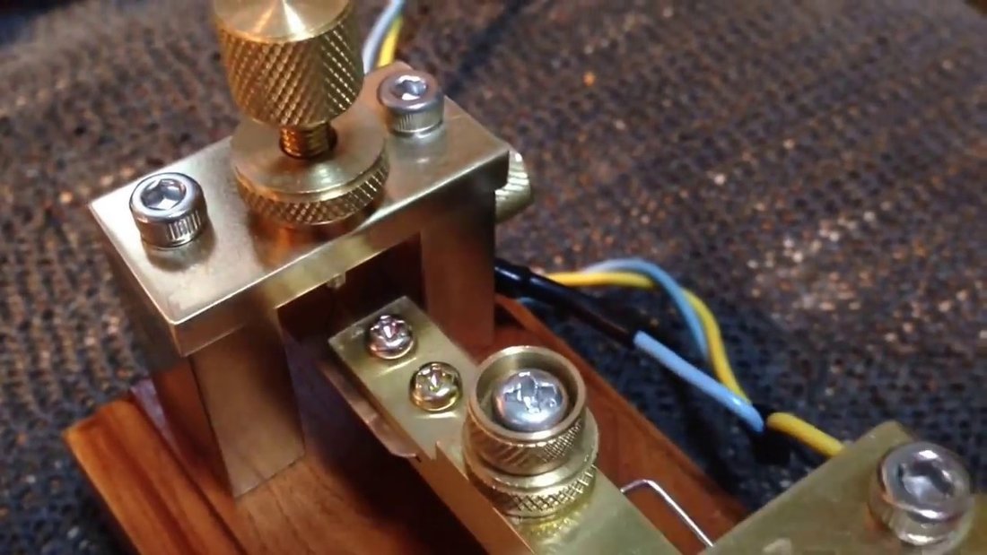 Figure 2 — A homebrew paddle machined from an aluminum block — solid, heavy, and dead-stable. With a mill (or patience with a drill press and files) a paddle becomes a weekend project. (Homebrew example; DIY …
